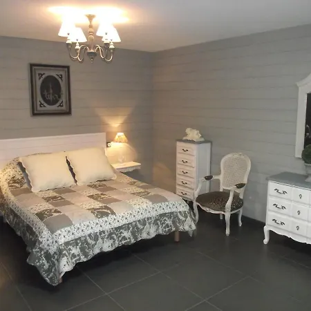 Les Belles Epoques - Proche Puy Du Fou Bed and Breakfast 3*